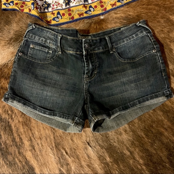 Revolution by Revolt Jean Shorts sz 9 - Picture 2 of 4